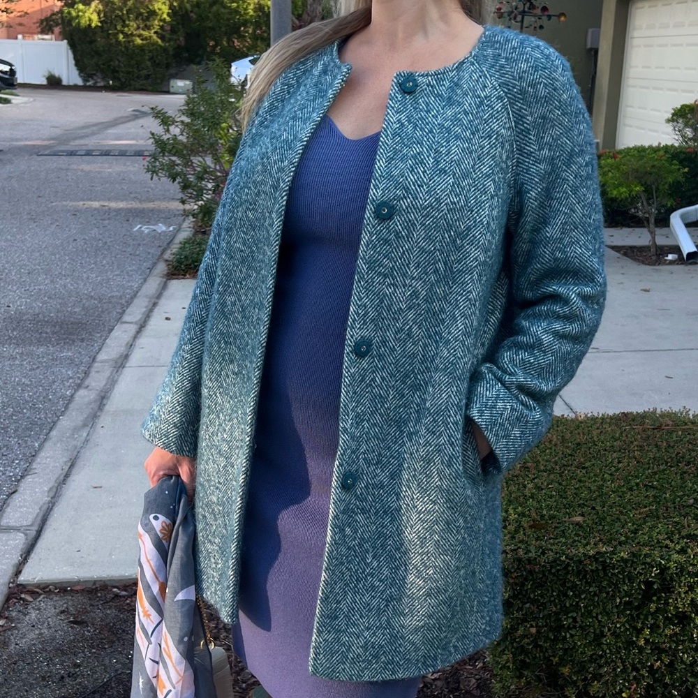 Boden (London, UK) wool blend coat. Size 8P. Runs small Size 4-6 recommended.